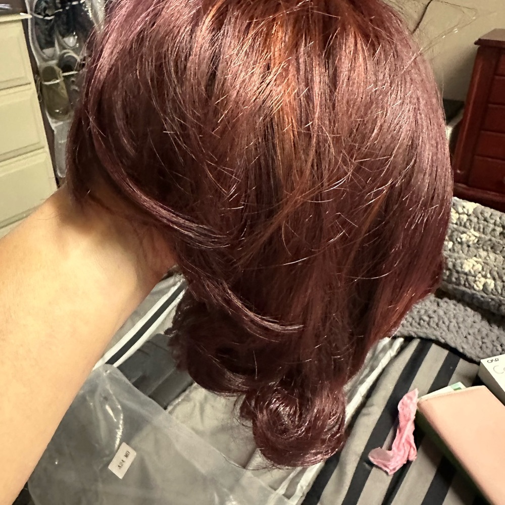 Medium length wig - Picture 4 of 4